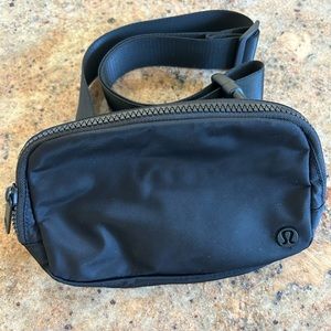 Lululemon Everywhere Belt Bag - Black